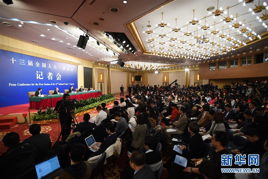 （兩會(huì)）（4）國家發(fā)改委主任何立峰等就&ldquo;創(chuàng)新和完善宏觀調(diào)控，推動(dòng)高質(zhì)量發(fā)展&rdquo;答記者問