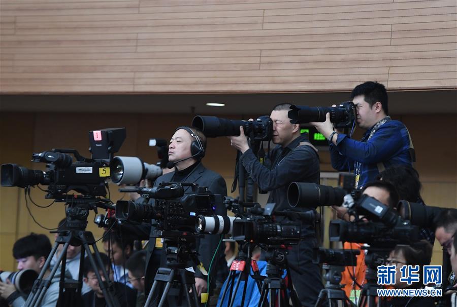 （兩會(huì)）（4）財(cái)政部部長(zhǎng)肖捷等就&ldquo;財(cái)稅改革和財(cái)政工作&rdquo;答記者問