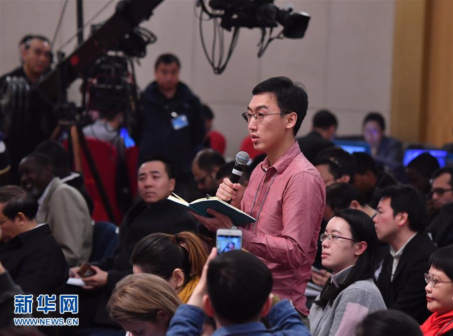 （兩會&middot;XHDW）（3）農業(yè)部部長韓長賦等就&ldquo;實施鄉(xiāng)村振興戰(zhàn)略 推動農業(yè)轉型升級&rdquo;答記者問