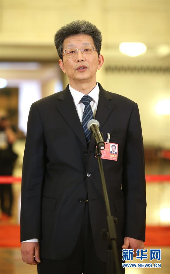 （兩會(huì)&middot;XHDW）（1）全國(guó)人大代表接受采訪