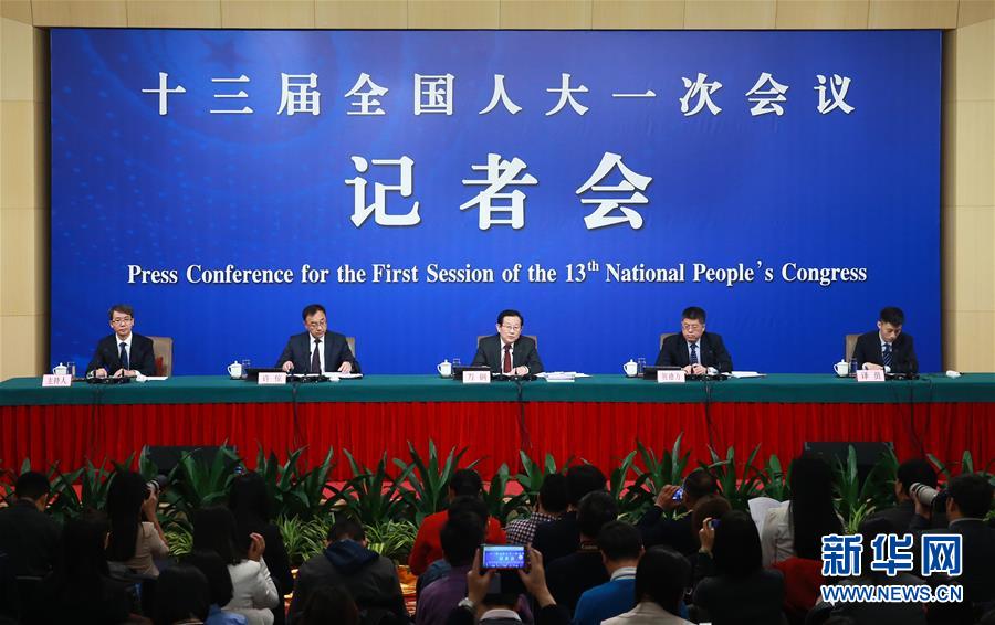 （兩會）（1）科技部部長萬鋼等就&ldquo;加快建設(shè)創(chuàng)新型國家&rdquo;答記者問