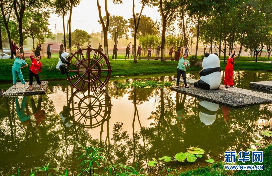 （新華全媒頭條&middot;圖文互動）（3）風(fēng)正一帆懸&mdash;&mdash;以習(xí)近平同志為核心的黨中央治國理政一年間