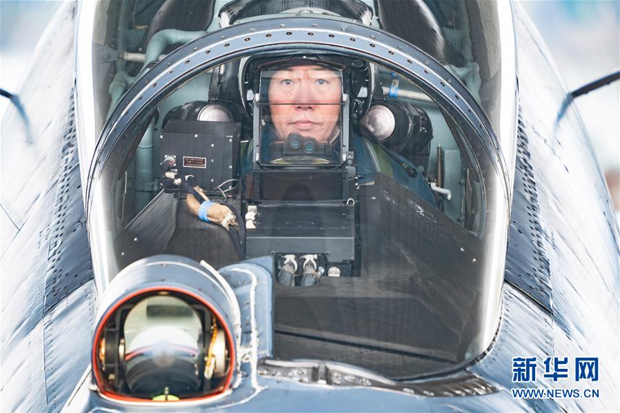 （新華全媒頭條&middot;圖文互動）（2）戰(zhàn)鷹，為祖國奮飛&mdash;&mdash;記空軍航空兵某旅旅長、特級飛行員郝井文