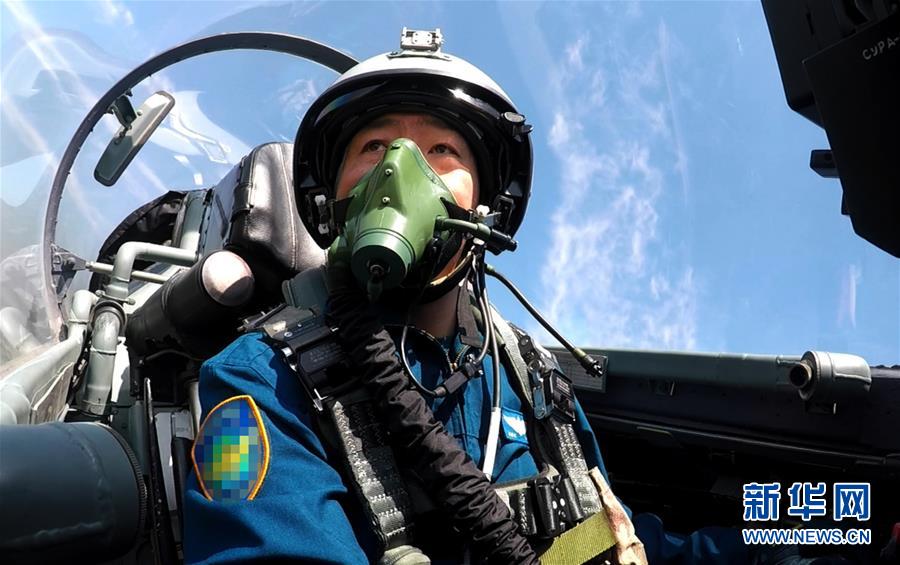 （新華全媒頭條&middot;圖文互動）（6）戰(zhàn)鷹，為祖國奮飛&mdash;&mdash;記空軍航空兵某旅旅長、特級飛行員郝井文