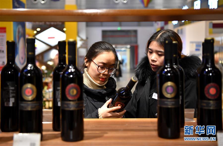 （在習(xí)近平新時(shí)代中國特色社會(huì)主義思想指引下&middot;將改革開放進(jìn)行到底&middot;大國之約）（新華全媒頭條&middot;圖文互動(dòng)）（6）潮起東方浪涌時(shí)&mdash;&mdash;來自對外開放前沿的時(shí)代強(qiáng)音