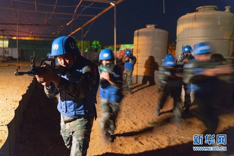 （新華全媒頭條&middot;圖文互動）（3）向祖國報告：我在戰(zhàn)位守萬家團圓&mdash;&mdash;解放軍和武警部隊新春佳節(jié)備戰(zhàn)執(zhí)勤記事