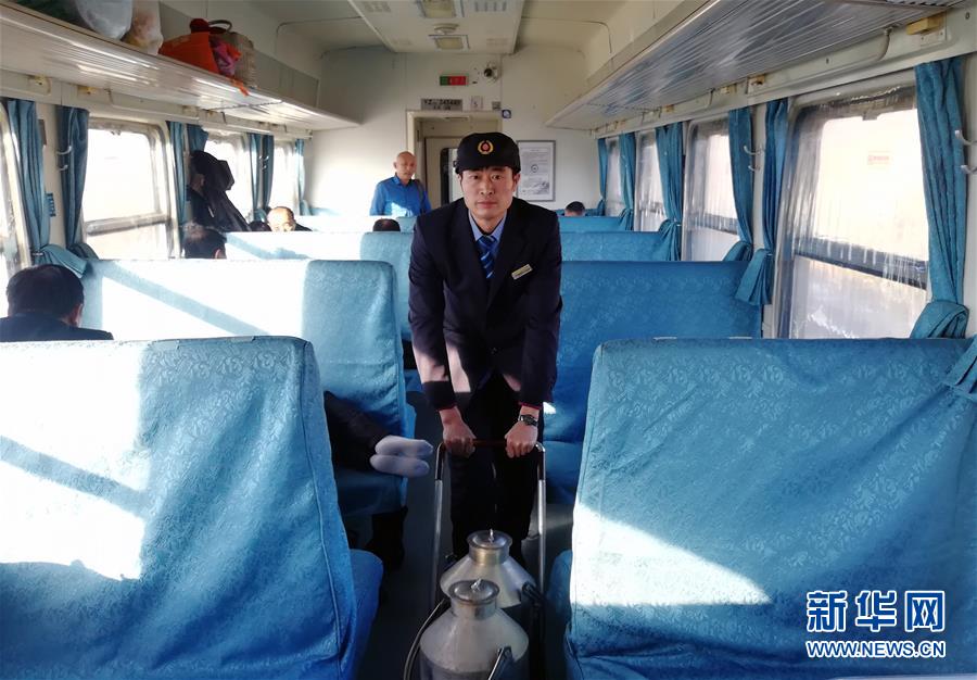 （新春走基層&middot;圖文互動(dòng)）（1）變的是時(shí)間，不變的是溫情&mdash;&mdash;開往小興安嶺深處的幸福&ldquo;慢火車&rdquo;