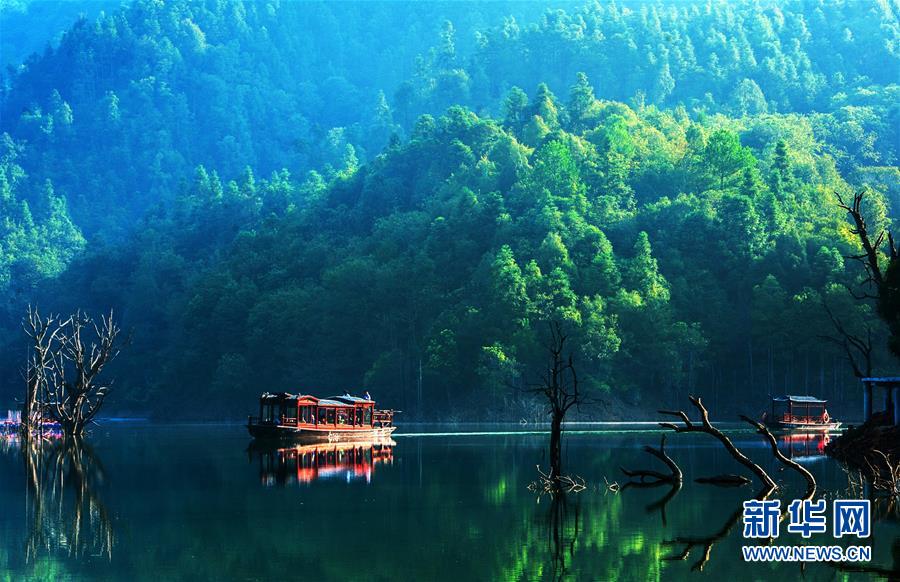 （兩會前夕看落實&middot;圖文互動）（6）奮力脫貧攻堅 生態(tài)追&ldquo;清&rdquo;逐&ldquo;綠&rdquo;&mdash;&mdash;江西落實習(xí)近平總書記全國兩會重要講話精神紀(jì)實