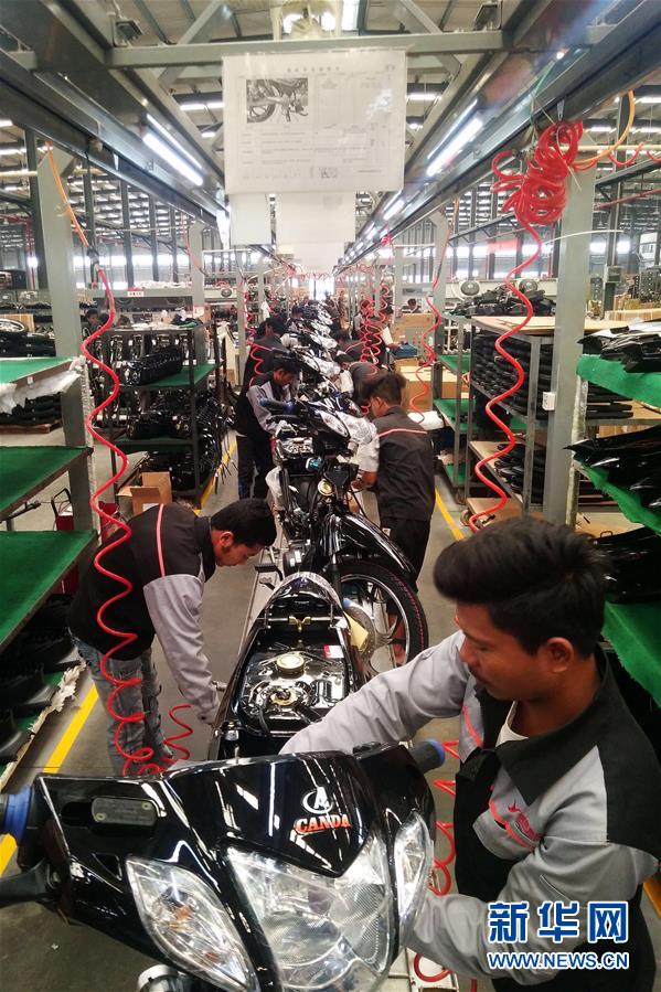 （在習近平新時代中國特色社會主義思想指引下&mdash;&mdash;新時代新作為新篇章&middot;圖文互動）（8）高原春來早 云嶺開新篇 