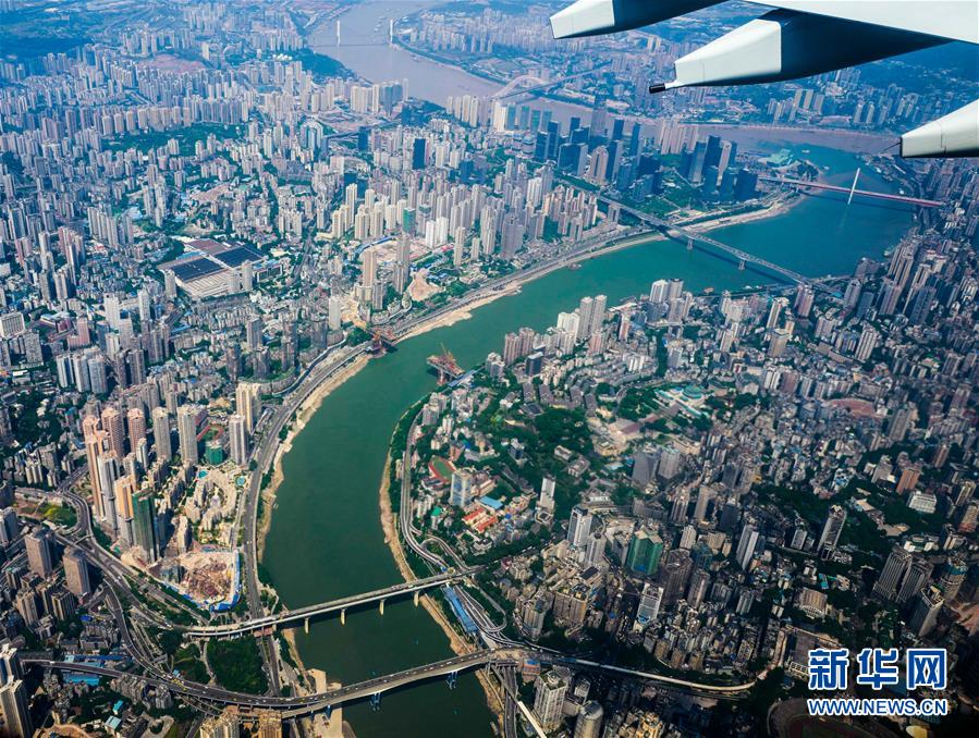 （新華全媒頭條&middot;迎接兩會(huì)特別報(bào)道&middot;圖文互動(dòng)）（15）會(huì)當(dāng)水擊三千里&mdash;&mdash;全國(guó)兩會(huì)前夕看中國(guó)信心