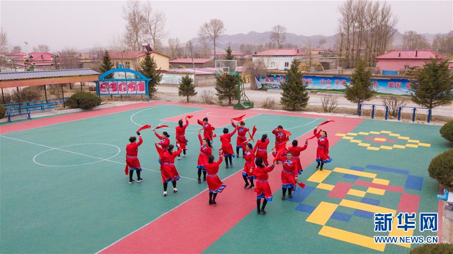 （壯麗70年&middot;奮斗新時(shí)代&middot;圖文互動(dòng)）（3）情同一家，守望相助，共奔小康&mdash;&mdash;內(nèi)蒙古興安盟巴彥敖包嘎查民族團(tuán)結(jié)見聞