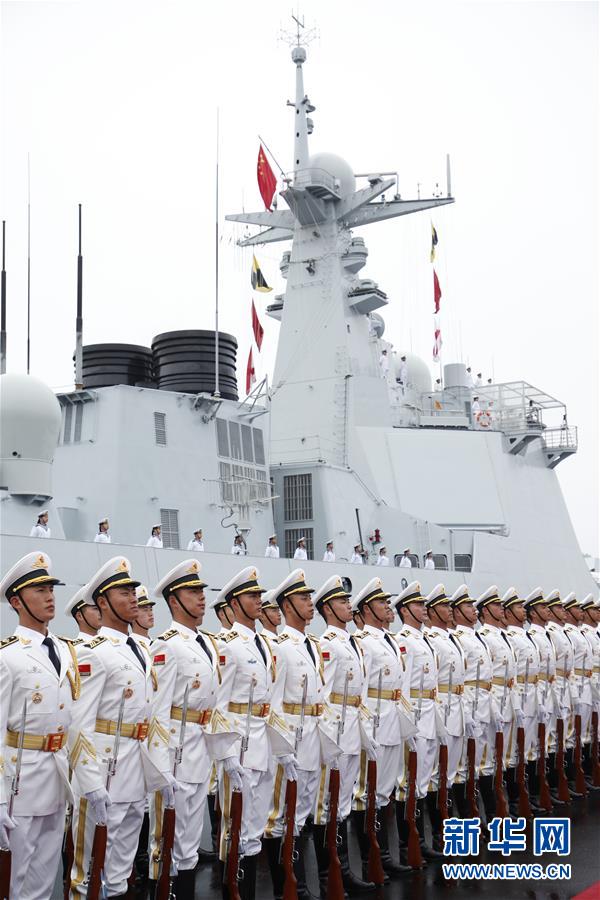 （新華全媒頭條&middot;人民海軍70年&middot;圖文互動）（3）奏響新時代海上和平樂章&mdash;&mdash;人民海軍成立70周年海上閱兵活動紀(jì)實(shí)