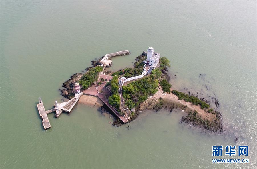 （新華全媒頭條&middot;圖文互動）（2）守望&mdash;&mdash;記舢舨洲&ldquo;島主&rdquo;黃燦明一門四代航標工