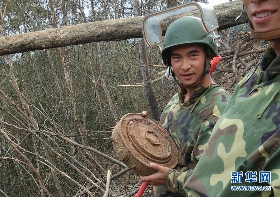 （時(shí)代先鋒&middot;圖文互動(dòng)）（2）新時(shí)代最可愛的人&mdash;&mdash;記陸軍某掃雷排爆大隊(duì)英雄戰(zhàn)士杜富國(guó)