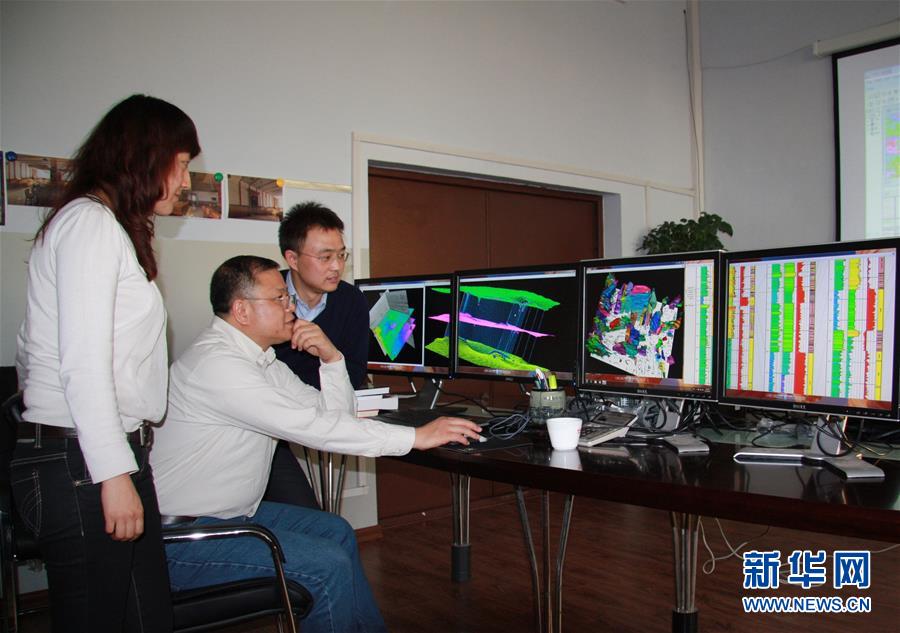 （新華全媒頭條&middot;圖文互動(dòng)）（7）鍛造領(lǐng)航復(fù)興的中流砥柱&mdash;&mdash;寫(xiě)在&ldquo;不忘初心、牢記使命&rdquo;主題教育即將啟動(dòng)之際