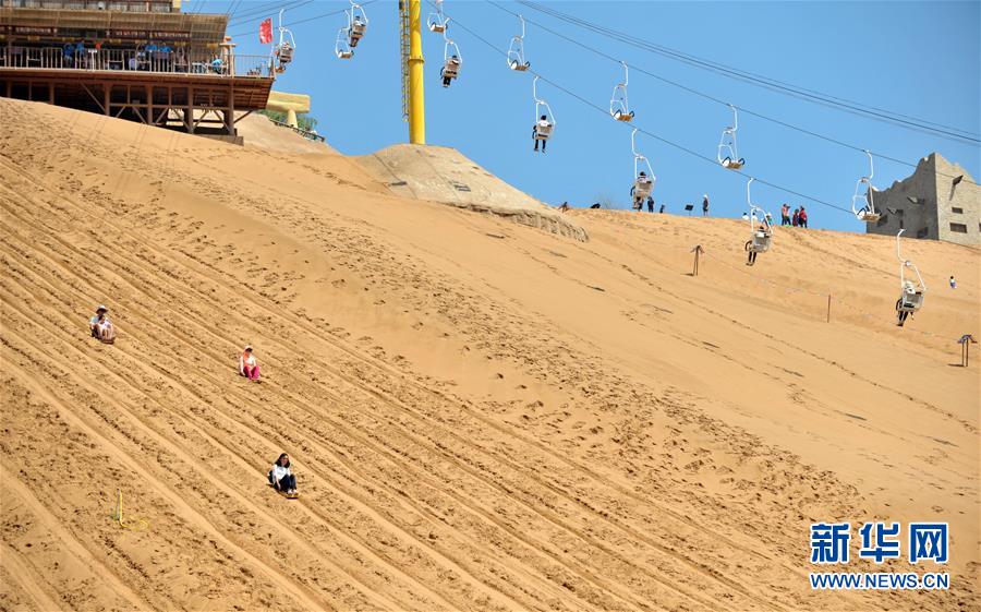 （權(quán)威訪談&middot;聚焦中國經(jīng)濟(jì)亮點(diǎn)&middot;圖文互動(dòng)）（7）防治土地荒漠化 推動(dòng)綠色發(fā)展&mdash;&mdash;專訪國家林業(yè)和草原局副局長劉東生