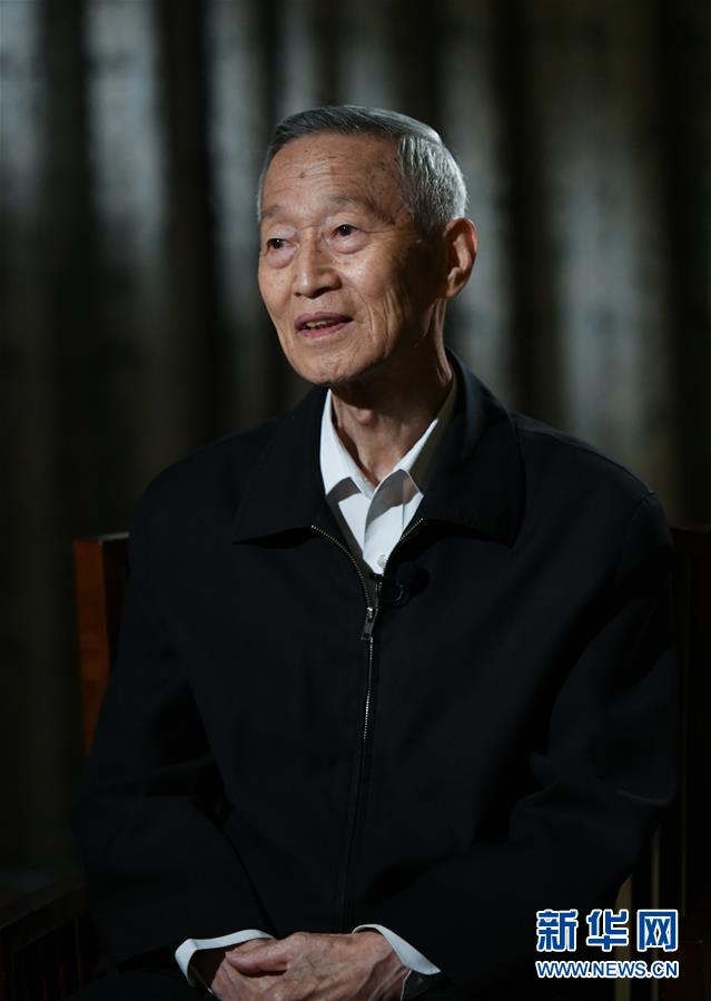 （新華全媒頭條&middot;時(shí)代先鋒&middot;圖文互動(dòng)）（1）傳奇的英雄 無悔的忠誠&mdash;&mdash;記刑偵痕跡檢驗(yàn)專家崔道植