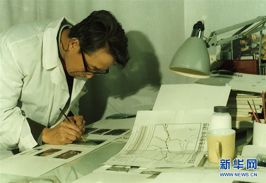 （新華全媒頭條&middot;時(shí)代先鋒&middot;圖文互動(dòng)）（11）傳奇的英雄 無悔的忠誠&mdash;&mdash;記刑偵痕跡檢驗(yàn)專家崔道植