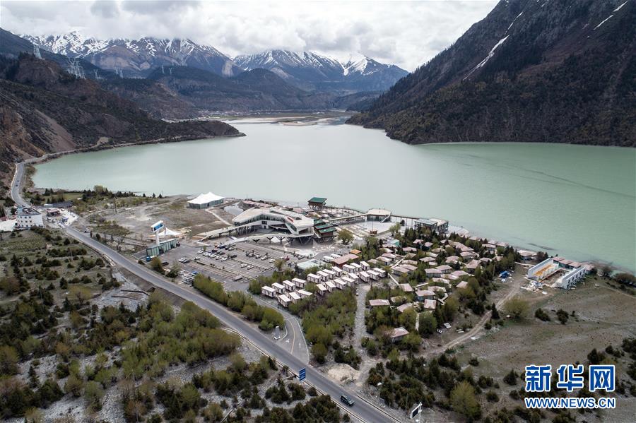 （壯麗70年&middot;奮斗新時(shí)代&middot;圖文互動(dòng)）（3）駛向幸福的&ldquo;天路&rdquo;&mdash;&mdash;川藏公路藏區(qū)變遷