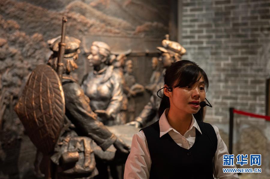 （壯麗70年&middot;奮斗新時(shí)代&mdash;&mdash;記者再走長(zhǎng)征路&middot;圖文互動(dòng)）（5）半條被子折射軍民魚(yú)水情