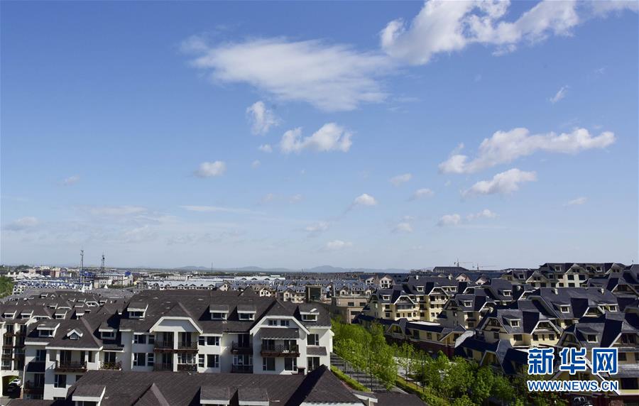 （在習近平新時代中國特色社會主義思想指引下&mdash;&mdash;新時代新作為新篇章&middot;圖文互動）（1）在這里，遇見&ldquo;詩和遠方&rdquo;&mdash;&mdash;長白山下&ldquo;第一鎮(zhèn)&rdquo;的全域旅游實踐