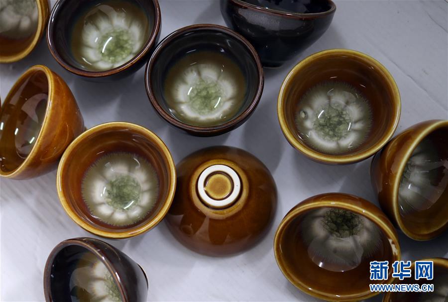 （愛(ài)國(guó)情 奮斗者&middot;圖文互動(dòng)）（1）池建義團(tuán)隊(duì)：把論文寫在產(chǎn)品上