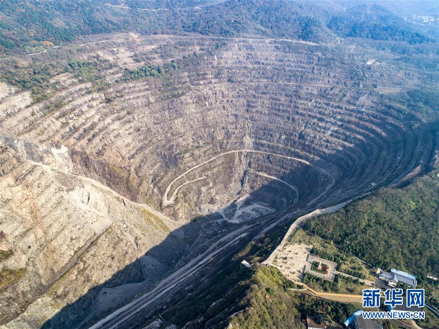 （壯麗70年&middot;奮斗新時代&mdash;&mdash;共和國發(fā)展成就巡禮&middot;圖文互動）（2）潮涌楚天闊&mdash;&mdash;湖北砥礪奮進(jìn)70年譜寫高質(zhì)量發(fā)展華章