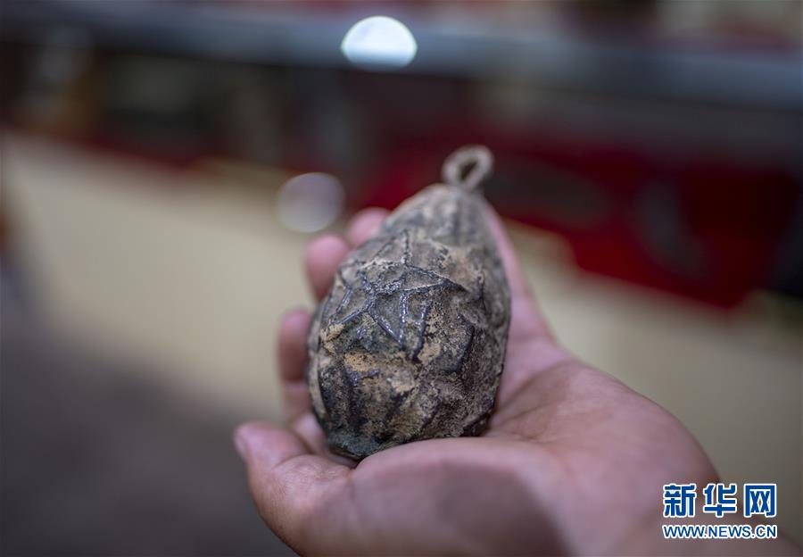 (壯麗70年·奮斗新時(shí)代——記者再走長(zhǎng)征路·圖文互動(dòng))(5)赤子心紅色情——潘庭宏的紅色收藏之路