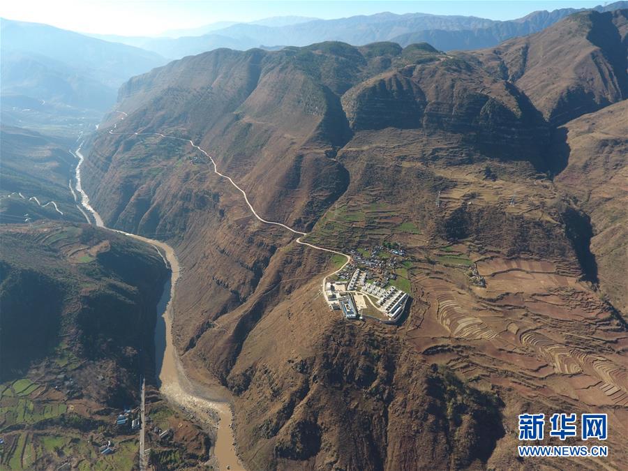 （壯麗70年&middot;奮斗新時(shí)代&mdash;&mdash;共和國(guó)發(fā)展成就巡禮&middot;圖文互動(dòng)）（10）治蜀往事激越 興川今朝豪邁&mdash;&mdash;新中國(guó)成立70年四川發(fā)展巡禮