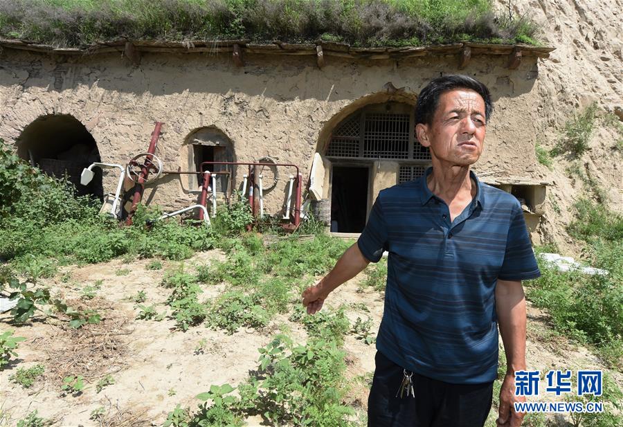 （新華全媒頭條&middot;壯麗70年&middot;奮斗新時(shí)代&mdash;&mdash;記者再走長(zhǎng)征路&middot;圖文互動(dòng)）（2）紅星，從這里照耀中國(guó)&mdash;&mdash;陜北見證中國(guó)革命的歷史轉(zhuǎn)折