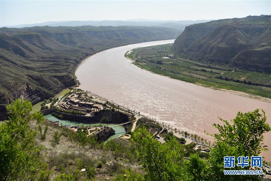 （新華全媒頭條&middot;壯麗70年&middot;奮斗新時(shí)代&mdash;&mdash;記者再走長(zhǎng)征路&middot;圖文互動(dòng)）（10）紅星，從這里照耀中國(guó)&mdash;&mdash;陜北見證中國(guó)革命的歷史轉(zhuǎn)折