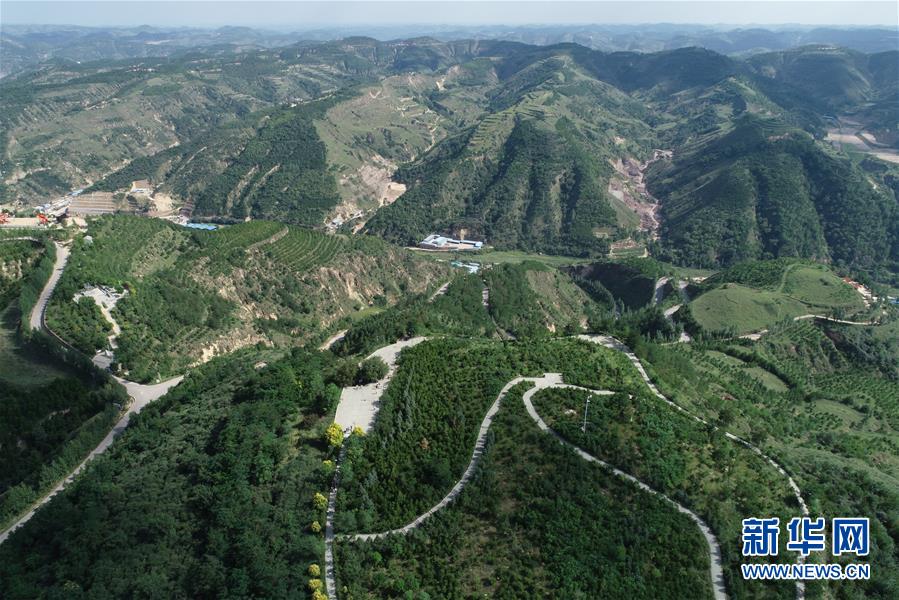 （新華全媒頭條&middot;壯麗70年&middot;奮斗新時(shí)代&mdash;&mdash;記者再走長(zhǎng)征路&middot;圖文互動(dòng)）（8）紅星，從這里照耀中國(guó)&mdash;&mdash;陜北見證中國(guó)革命的歷史轉(zhuǎn)折