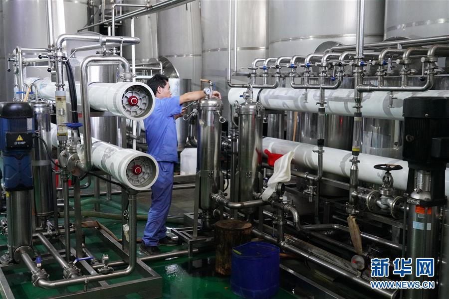 （在習(xí)近平新時(shí)代中國(guó)特色社會(huì)主義思想指引下&mdash;&mdash;新時(shí)代新作為新篇章&middot;總書(shū)記關(guān)心的百姓身邊事&middot;圖文互動(dòng)）（1）大污染變身&ldquo;大寶藏&rdquo;：治理畜禽糞污，他們這樣干！