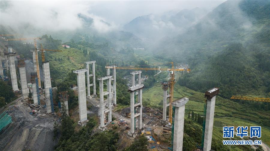 （壯麗70年&middot;奮斗新時代&mdash;&mdash;共和國發(fā)展成就巡禮）（8）人暢其行、貨暢其流&mdash;&mdash;共和國交通運輸業(yè)發(fā)展成就巡禮