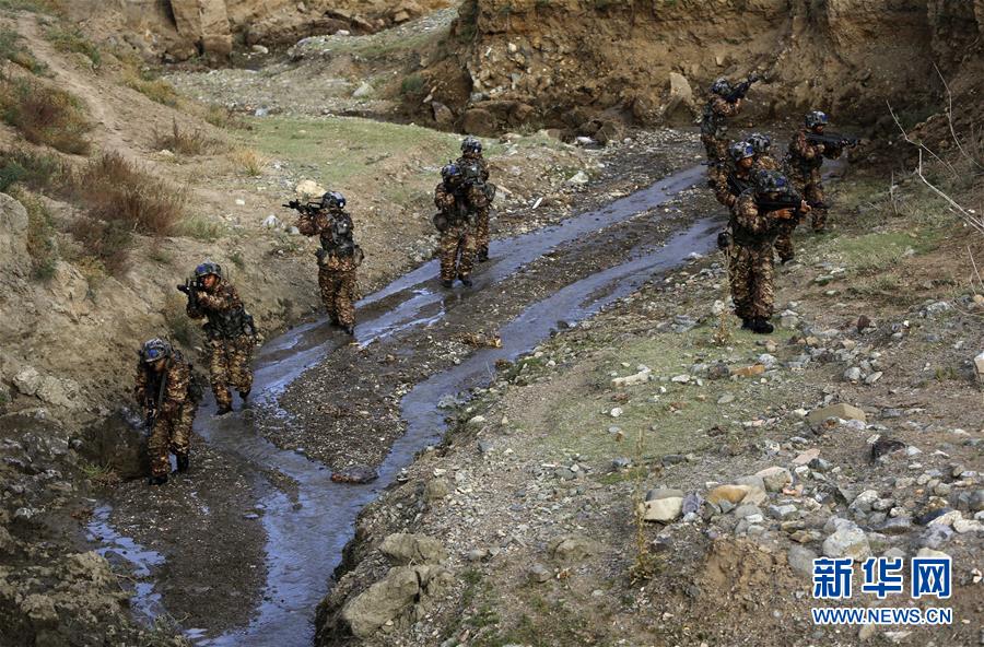 （圖文互動）（3）猛虎連隊(duì)猛虎兵&mdash;&mdash;新疆軍區(qū)某紅軍團(tuán)一營三連淬煉精兵記事