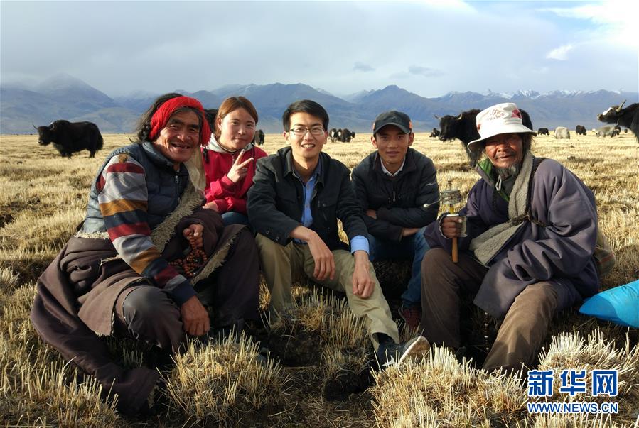 （在習(xí)近平新時(shí)代中國(guó)特色社會(huì)主義思想指引下&mdash;&mdash;新時(shí)代新作為新篇章&middot;總書記關(guān)心的百姓身邊事&middot;圖文互動(dòng))（1）&ldquo;我走進(jìn)大山，是為了讓你走出大山&rdquo;&mdash;&mdash;大學(xué)生支教故事