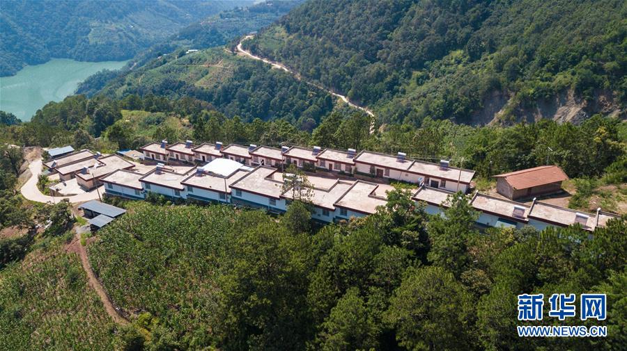 （新華全媒頭條&middot;圖文互動(dòng)）（3）天翻地覆慨而慷&mdash;&mdash;從慶祝中華人民共和國(guó)成立70周年大型成就展看新中國(guó)光輝歷程