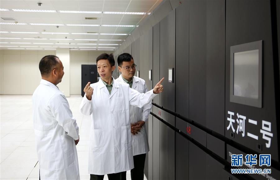 （圖文互動）（8）為了&ldquo;中國號&rdquo;巨輪揚帆遠航&mdash;&mdash;中國共產(chǎn)黨領(lǐng)導(dǎo)下的人民軍隊忠于祖國、服務(wù)人民啟示錄