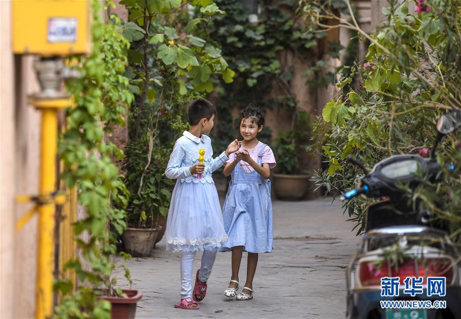 （新華全媒頭條&middot;圖文互動(dòng)）（7）同心筑夢(mèng)映天山&mdash;&mdash;新疆70年改革發(fā)展穩(wěn)定述評(píng)