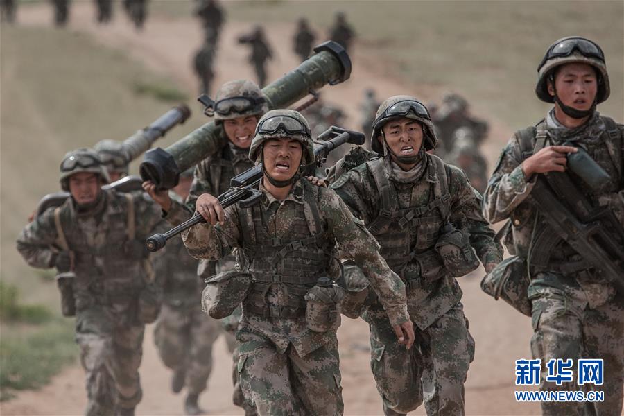 （新華全媒頭條&middot;圖文互動）（13）沿著中國特色強軍之路闊步前進&mdash;&mdash;黨中央、中央軍委領導推進國防和軍隊建設70年紀實