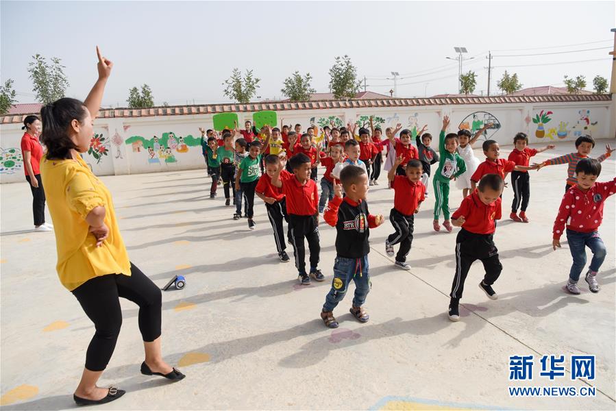 （決戰(zhàn)決勝扶貧攻堅(jiān)&middot;圖文互動(dòng)）（2）凝心聚力奔小康&mdash;&mdash;新疆南疆四地州脫貧攻堅(jiān)成就綜述