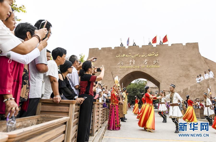 （決戰(zhàn)決勝扶貧攻堅(jiān)&middot;圖文互動(dòng)）（6）凝心聚力奔小康&mdash;&mdash;新疆南疆四地州脫貧攻堅(jiān)成就綜述