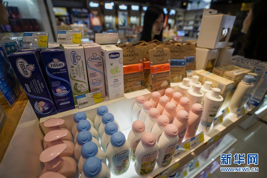 （在習(xí)近平新時代中國特色社會主義思想指引下&mdash;&mdash;新時代新作為新篇章&middot;總書記關(guān)切開放事&middot;圖文互動）（3）開放，讓迢迢邊關(guān)擁有穩(wěn)穩(wěn)幸福&mdash;&mdash;來自內(nèi)陸沿邊開放小城的故事