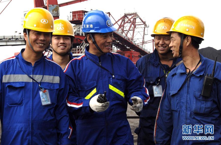 （愛國情 奮斗者&middot;圖文互動(dòng)）（3）錨定無悔奮進(jìn)的航向&mdash;&mdash;記港口創(chuàng)新路上的&ldquo;藍(lán)領(lǐng)專家&rdquo;孔祥瑞