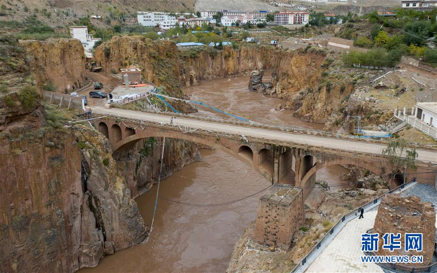 （新華全媒頭條&middot;圖文互動）（6）格?；ㄩ_滿天路&mdash;&mdash;寫在川藏公路通車65周年之際