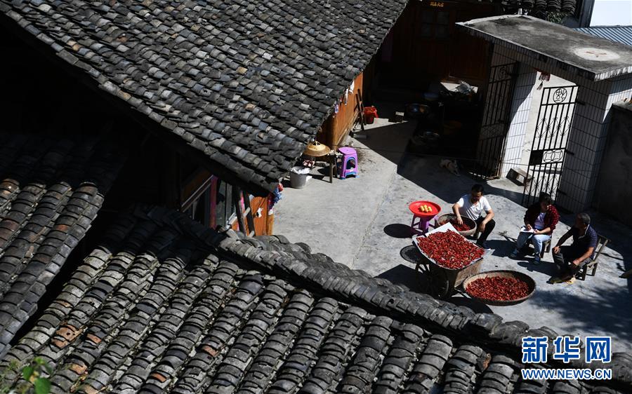 （新華全媒頭條&middot;圖文互動(dòng)）（3）干部去哪兒了？&mdash;&mdash;貴州干部大規(guī)模下沉脫貧攻堅(jiān)一線紀(jì)實(shí)