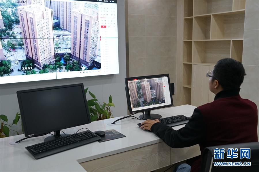 （在習(xí)近平新時代中國特色社會主義思想指引下&mdash;&mdash;新時代新作為新篇章&middot;總書記關(guān)切高質(zhì)量發(fā)展&middot;圖文互動）（3）同一片家園，同一個夢想&mdash;&mdash;棚改區(qū)里的民生新事