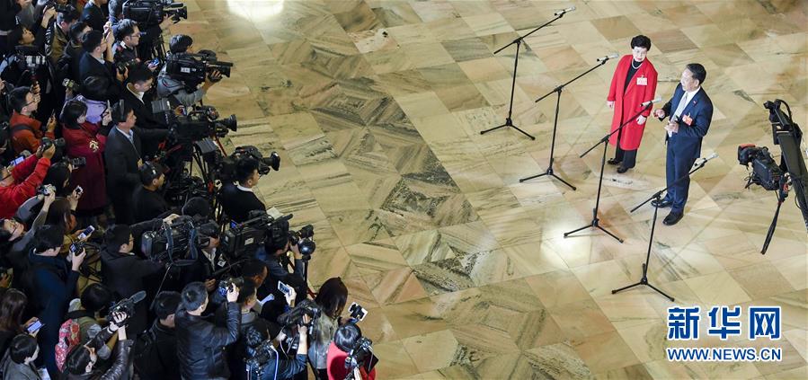 （兩會(huì)&middot;面對面）（7）全國政協(xié)委員接受采訪