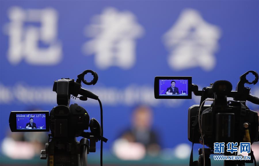 （兩會(huì)&middot;XHDW）（14）最高人民法院審判委員會(huì)副部級專職委員劉貴祥等就&ldquo;攻堅(jiān)&lsquo;基本解決執(zhí)行難&rsquo;&rdquo;答記者問