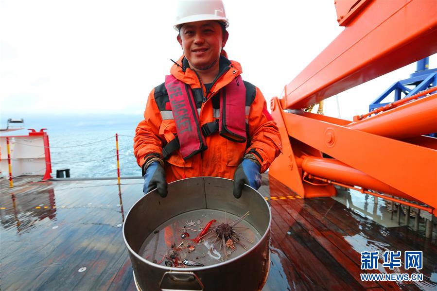 （&ldquo;雪龍&rdquo;探南極&middot;圖文互動(dòng)）（5）中國南極考察隊(duì)順利完成宇航員海綜合科考